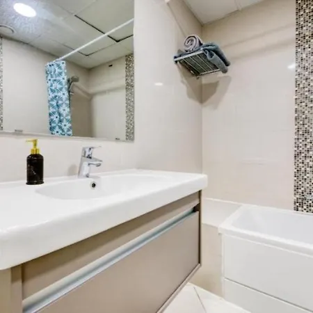 Luxurious 4-Bedroom Duplex Villa Apartment Near Jbr Dubai Exterior photo