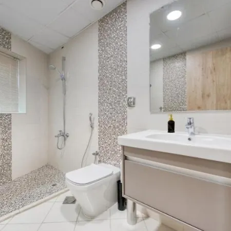 Luxurious 4-Bedroom Duplex Villa Apartment Near Jbr Dubai Exterior photo